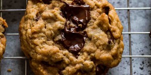 Beitragsbild des Blogbeitrags Peanut Butter Oatmeal Chocolate Chip Cookies