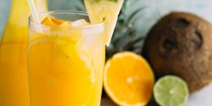 Beitragsbild des Blogbeitrags Energizing Juice with Pineapple and Ginger 