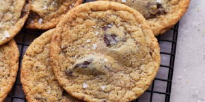 Beitragsbild des Blogbeitrags Best Vegan Chocolate Chip Cookies Ever