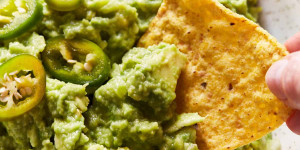 Beitragsbild des Blogbeitrags Chunky Guacamole (Quick & Easy Recipe) 