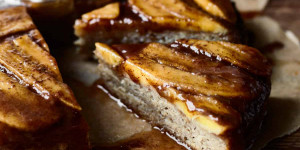 Beitragsbild des Blogbeitrags Bananas Foster Cake (upside down)