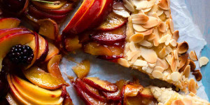Beitragsbild des Blogbeitrags Almond Peach Galette