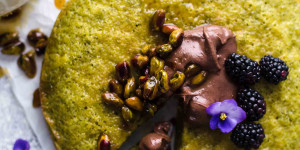 Beitragsbild des Blogbeitrags Pistachio Cake (made from scratch with ground pistachios) 