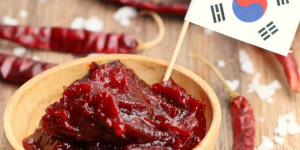 Beitragsbild des Blogbeitrags 9 Best Gochujang Substitutes for Your Korean Dish