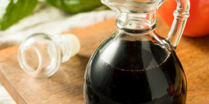Beitragsbild des Blogbeitrags 8 Best Sherry Vinegar Substitutes for Your Kitchen 