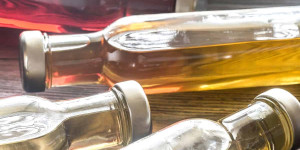 Beitragsbild des Blogbeitrags 5 Best Champagne Vinegar Substitutes for Your Next Salad Dressing 