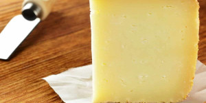 Beitragsbild des Blogbeitrags Best Pecorino Cheese Substitutes for Culinary Success 