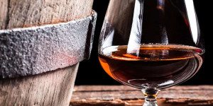 Beitragsbild des Blogbeitrags What Can I Substitute for Brandy in Baking, Cooking, and Making Drinks? 