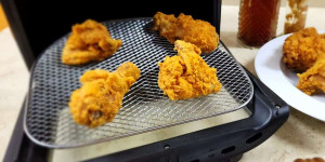 Beitragsbild des Blogbeitrags How to Reheat Fried Chicken in an Air Fryer