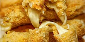Beitragsbild des Blogbeitrags Air Fryer Mozzarella Sticks Recipe