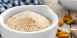 Beitragsbild des Blogbeitrags 15 Best Almond Flour Substitutes for Your Pantry 