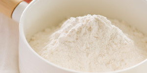 Beitragsbild des Blogbeitrags 7 Best Cake Flour Substitutes for Irresistible Baked Goods