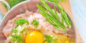 Beitragsbild des Blogbeitrags Finding the Best Egg Substitute for Meatballs (14 Alternatives) 