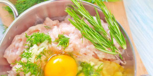 Beitragsbild des Blogbeitrags Finding the Best Egg Substitute for Meatballs (14 Alternatives)