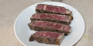 Beitragsbild des Blogbeitrags The Best Way to Reheat Steak in Air Fryers 