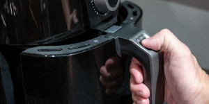 Beitragsbild des Blogbeitrags Why Does My Air Fryer Smell?