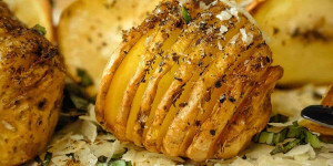Beitragsbild des Blogbeitrags Air Fryer Hasselback Potatoes Recipe 