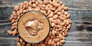 Beitragsbild des Blogbeitrags Healthy and Tasty Almond Butter Substitutes for Your Recipes 