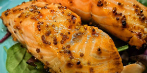 Beitragsbild des Blogbeitrags Air Fryer Honey Mustard Salmon Recipe 