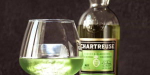 Beitragsbild des Blogbeitrags Best Green Chartreuse Substitutes for Crafting Cocktails 