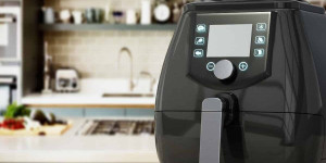 Beitragsbild des Blogbeitrags What is the Difference Between an Air Fryer and a Microwave Oven