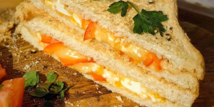 Beitragsbild des Blogbeitrags Air Fryer Breakfast Boiled Egg Toast Recipe 