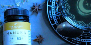 Beitragsbild des Blogbeitrags New Zealand Honey Co Manuka Honey Review