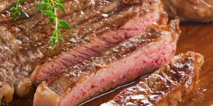 Beitragsbild des Blogbeitrags Is Air Fryer Steak As Good as the Grill?