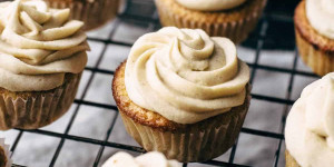 Beitragsbild des Blogbeitrags Sea Salted Caramel Cupcakes from Scratch