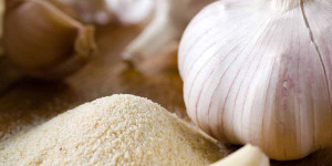 Beitragsbild des Blogbeitrags 9 Best Garlic Salt Substitutes - The First Step to Low Sodium Diet