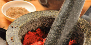 Beitragsbild des Blogbeitrags Whats the Best Harissa Substitute? 13 Alternatives for a Savory, Spicy Dish