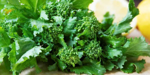 Beitragsbild des Blogbeitrags Greens Galore: 6 Delicious Broccoli Rabe Substitute Options!