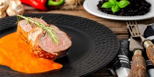 Beitragsbild des Blogbeitrags Schweinefilet an Paprikacreme 