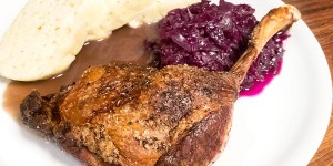 Beitragsbild des Blogbeitrags Knusprige Gänsekeulen 