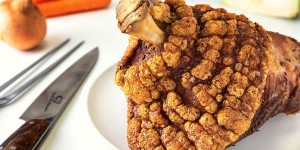 Beitragsbild des Blogbeitrags So gelingt Dir die perfekte knusprige Schweinsstelze / Schweinehaxe