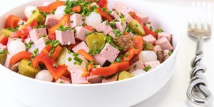 Beitragsbild des Blogbeitrags Ein Leberkäse - Salat ist eine leckere Alternative zum Wurstsalat 