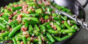 Beitragsbild des Blogbeitrags Fisolen mit Speck, die schnelle Variante der grünen Bohnen im Speckmantel