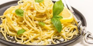Beitragsbild des Blogbeitrags Zitronenspaghetti machen auch als Hauptgericht eine gute Figur 