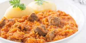 Beitragsbild des Blogbeitrags Ein ordentliches Szegediner Gulasch hat schon was