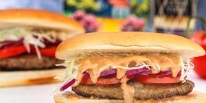 Beitragsbild des Blogbeitrags Chimichurri Burger - DAS Fastfood der Dominikanischen Republik