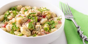 Beitragsbild des Blogbeitrags Cremige Gnocchi mit Blauschimmelkäse sind ein echter Pastatraum 