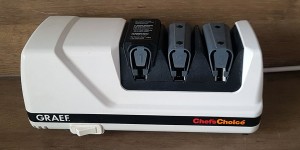 Beitragsbild des Blogbeitrags Der Graef Diamant-Messerschärfer CC 120 im guenstig-kochen Produkttest