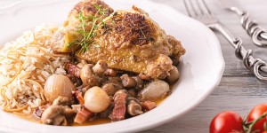 Beitragsbild des Blogbeitrags Genial lecker sind die geschmorten Hühnerkeulen mit Champignons