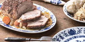 Beitragsbild des Blogbeitrags Schweineschulter Dutch Oven Style