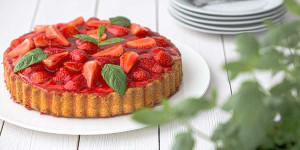 Beitragsbild des Blogbeitrags Erdbeer-Mascarpone Kuchen