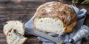 Beitragsbild des Blogbeitrags Das allereinfachste Brot der Welt, vermutlich