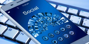 Beitragsbild des Blogbeitrags Der nervende Algorithmus in den Social Networks.