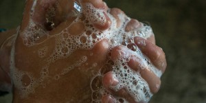 Beitragsbild des Blogbeitrags Verschwiegene Hygienemängel in Wurstfabrik.