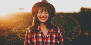 Beitragsbild des Blogbeitrags Bitte lächeln! – mit natürlicher Zahncreme*