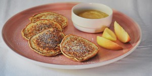 Beitragsbild des Blogbeitrags Bio Bananen-Pancakes mit Bio Apfelmus 